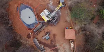 Justiça Federal paralisa mina de lítio da Sigma Mineração em Minas Gerais